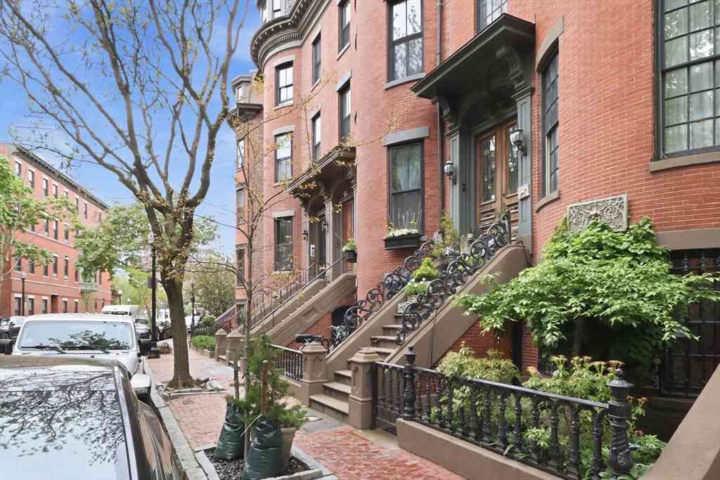 Apartment For Rent - 125 Pembroke #PH<br/> Boston, MA 02118