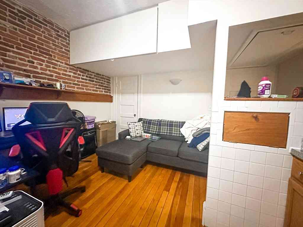 Apartment For Rent - 1234 Commonwealth Ave #7<br/> Boston, MA 02134