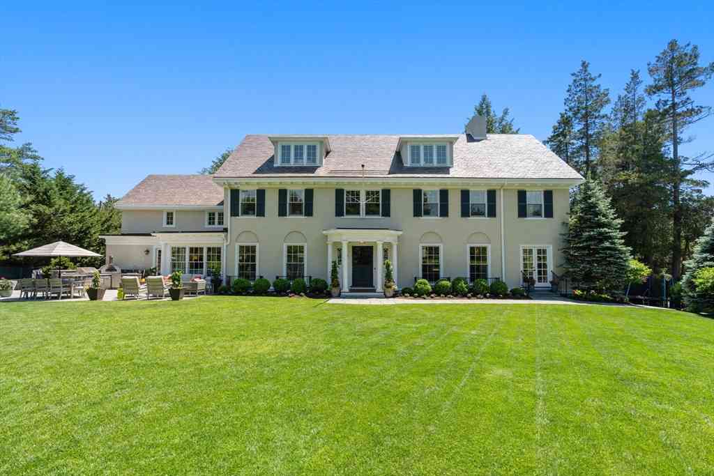 Homes For Sale - 10 Burnham Rd<br/> Newton, MA 02465
