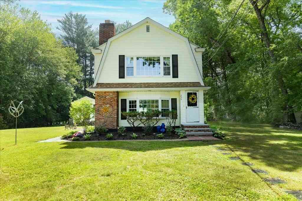 Homes For Sale - 255 Lake St<br/> Haverhill, MA 01832