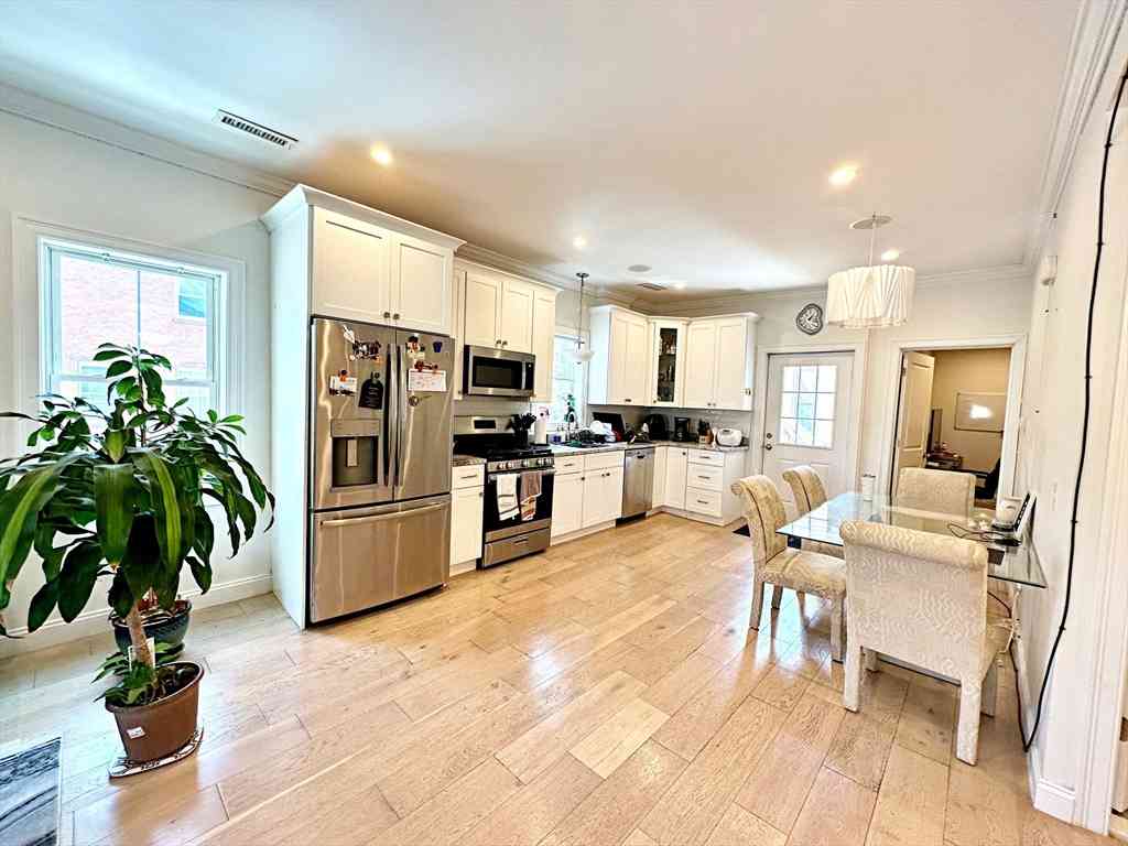 Condo For Rent - 111 Maverick St #2<br/> Boston, MA 02128