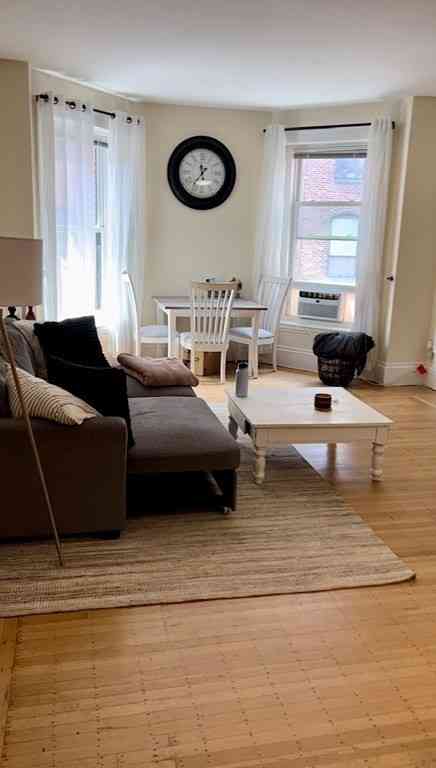Apartment For Rent - 220 Newbury #8<br/> Boston, MA 02116