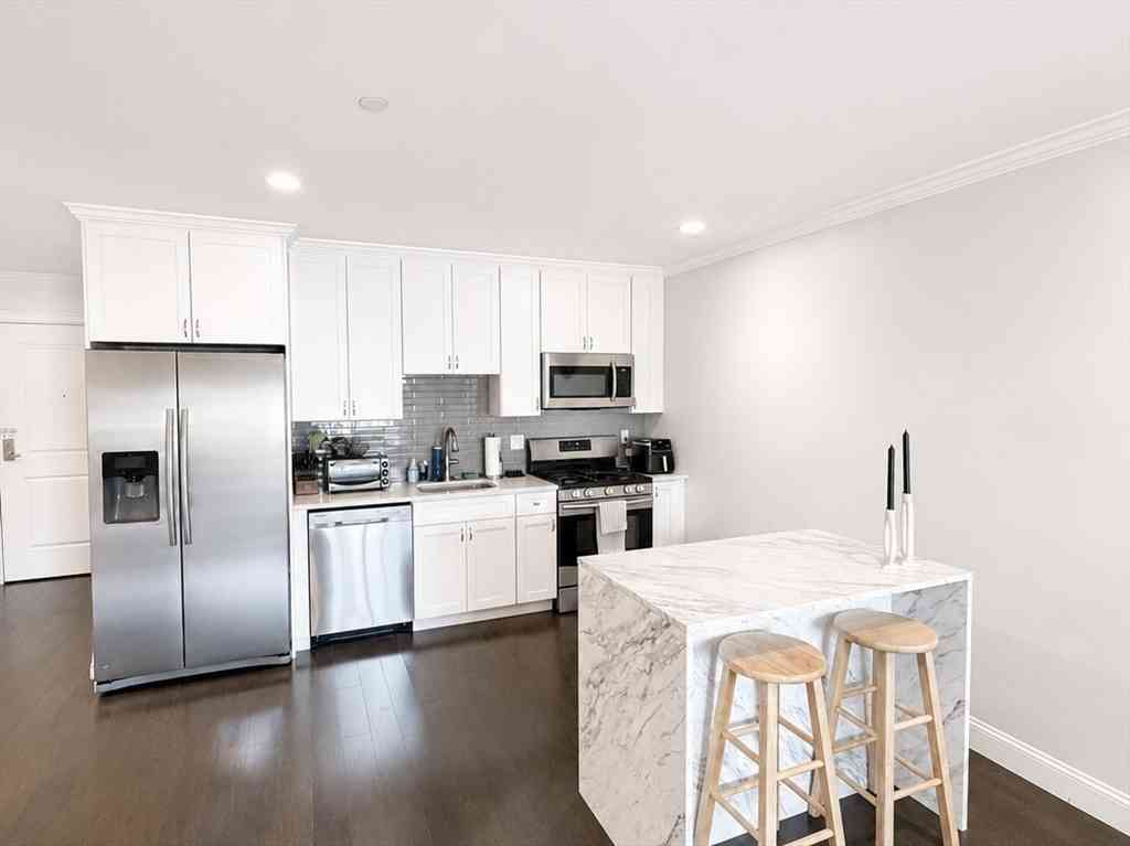 Apartment For Rent - 728 East Broadway #205<br/> Boston, MA 02127