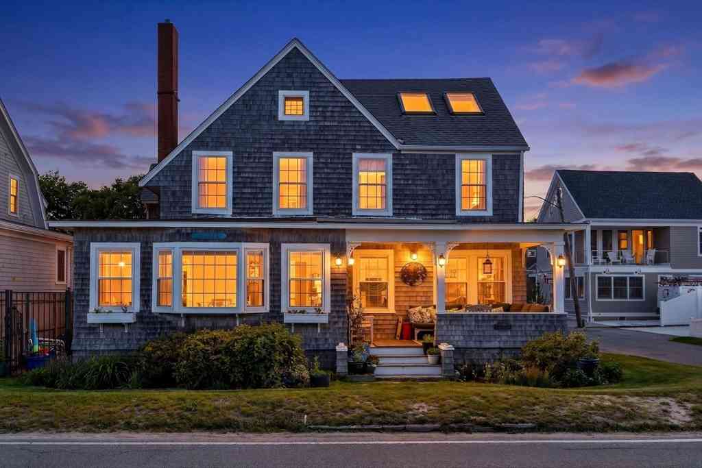 Homes For Sale - 205 Grand Ave<br/> Falmouth, MA 02540
