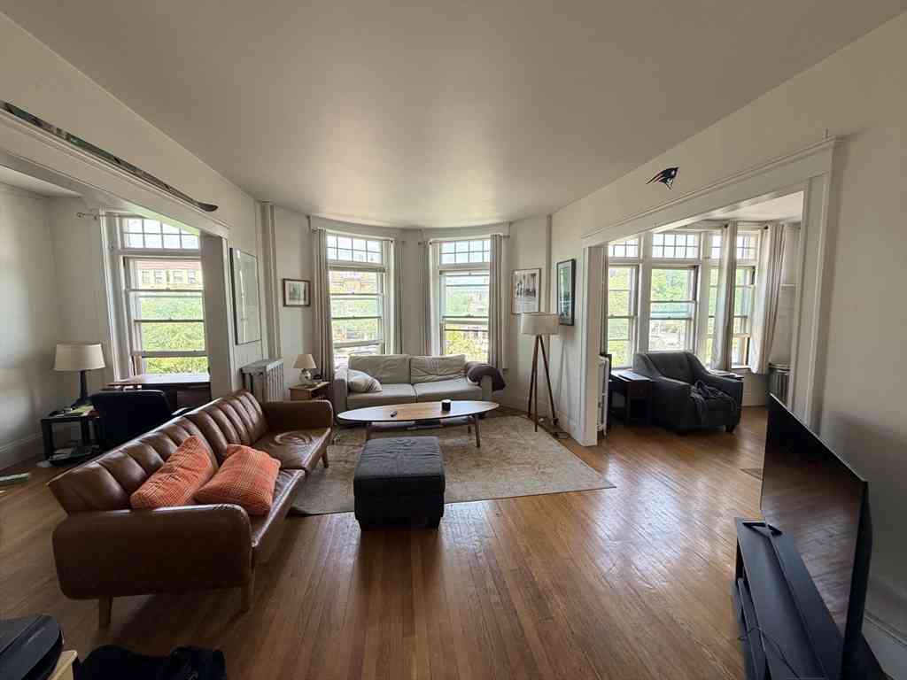 Apartment For Rent - 1673 Beacon St. #2<br/> Brookline, MA 02445