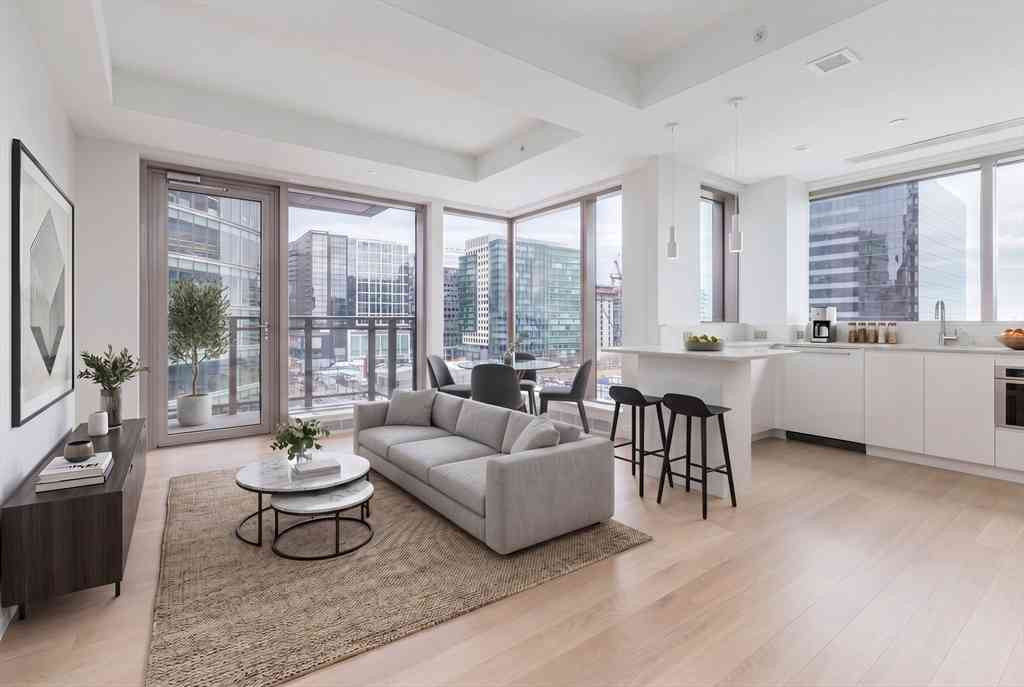 Condo For Sale - 133 Seaport Blvd #902<br/> Boston, MA 02210