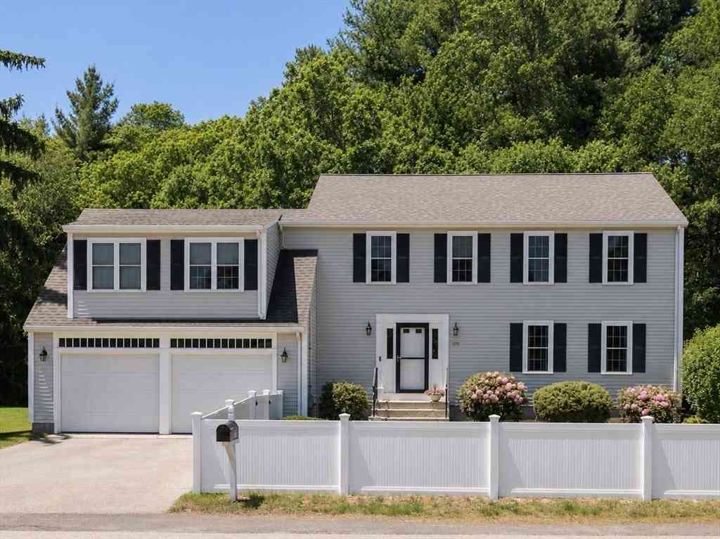 Homes For Sale - 575 Salem Street<br/> Rockland, MA 02370