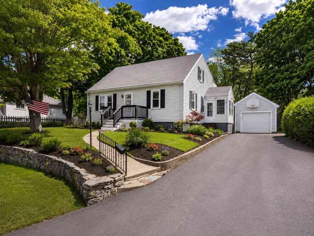 Homes For Sale - 92 Hawthorn<br/> Norfolk County, Westwood, MA 02090