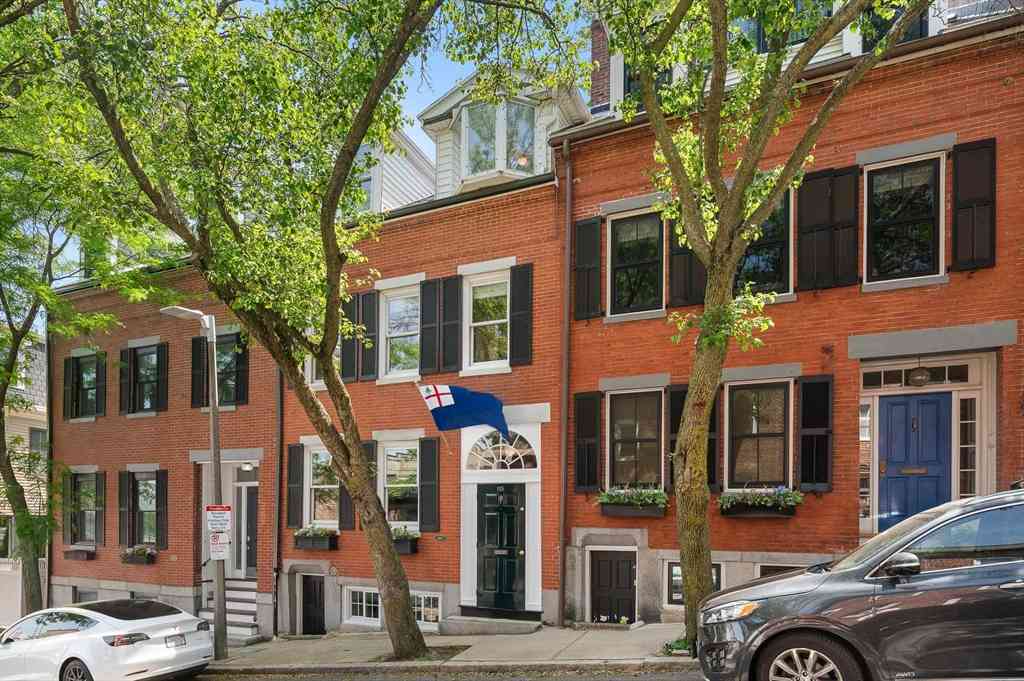 Homes For Sale - 115 Baldwin St<br/> Boston, MA 02129