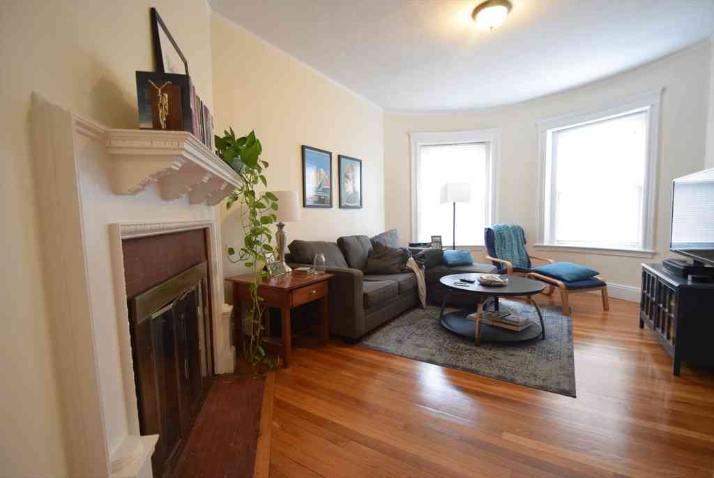 Apartment For Rent - 191 Winthrop Rd #3<br/> Brookline, MA 02445