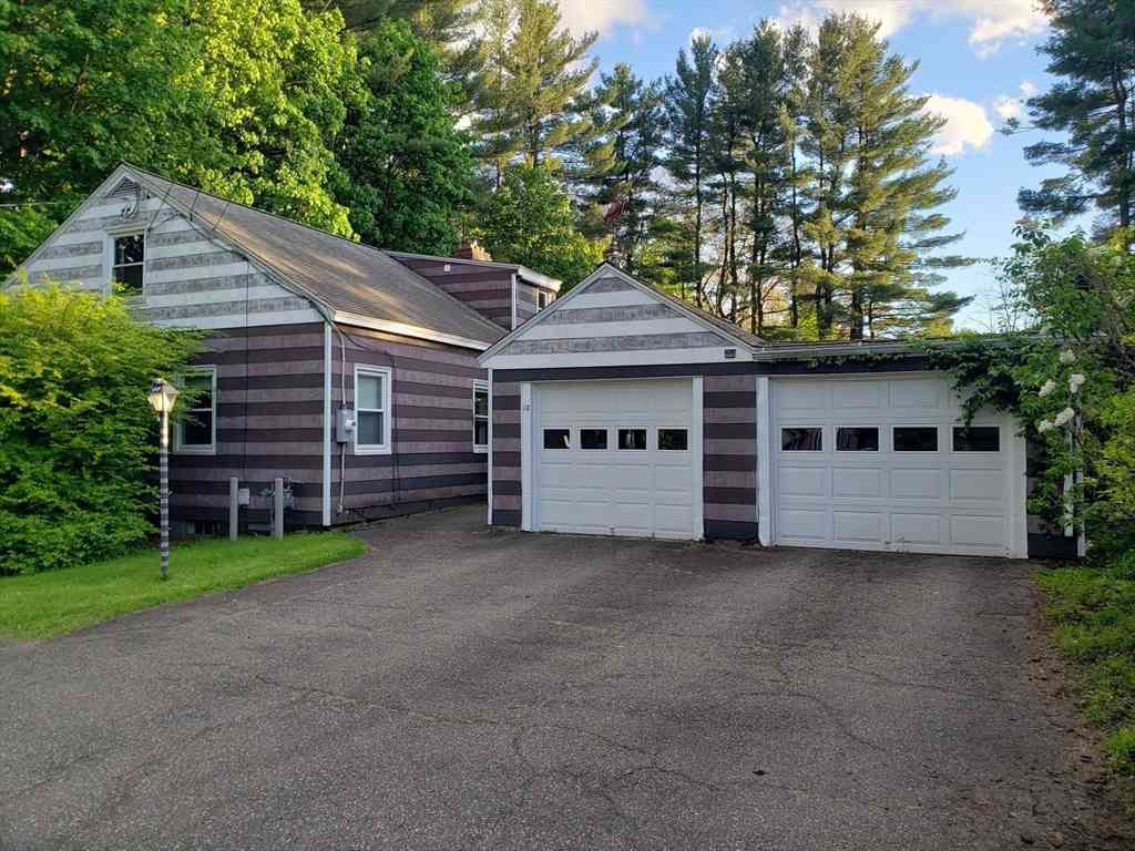 Homes For Sale - 12 Greenwood Ct<br/> Easthampton, MA 01027