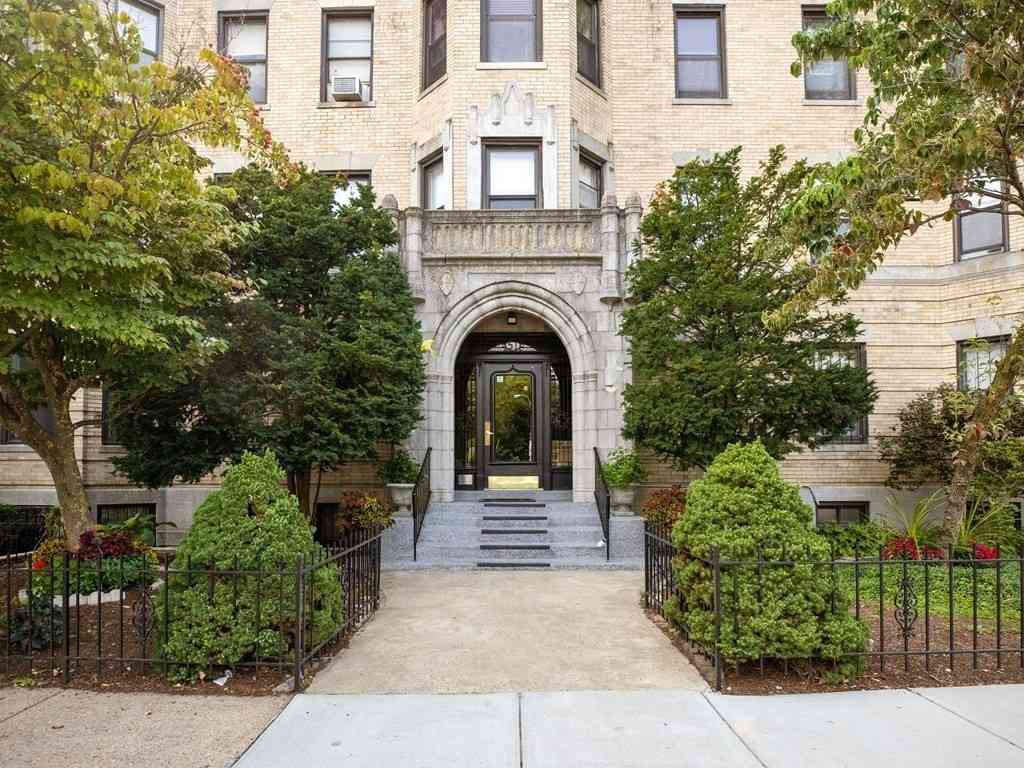 Condo For Rent - 51 Park Drive #5<br/> Boston, MA 02215