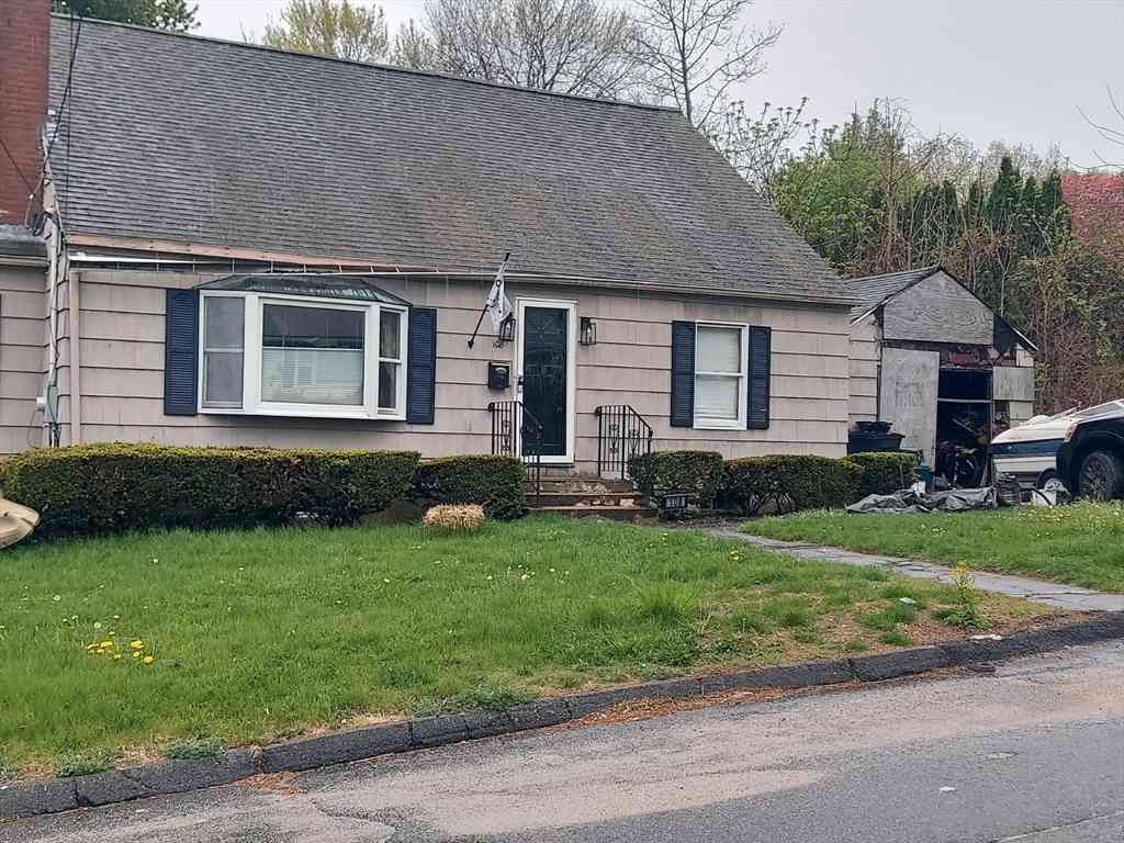 Homes For Sale - 108 Pasadena Pkwy<br/> Worcester, MA 01605