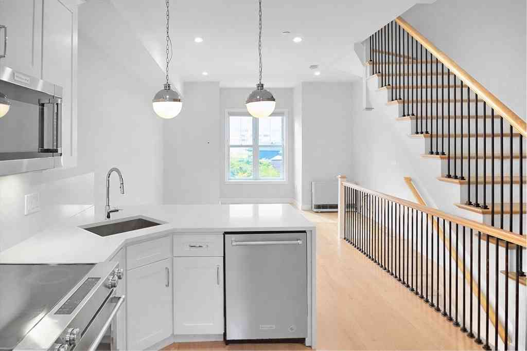 Condo For Rent - 174 Fisher Ave #B<br/> Boston, MA 02120