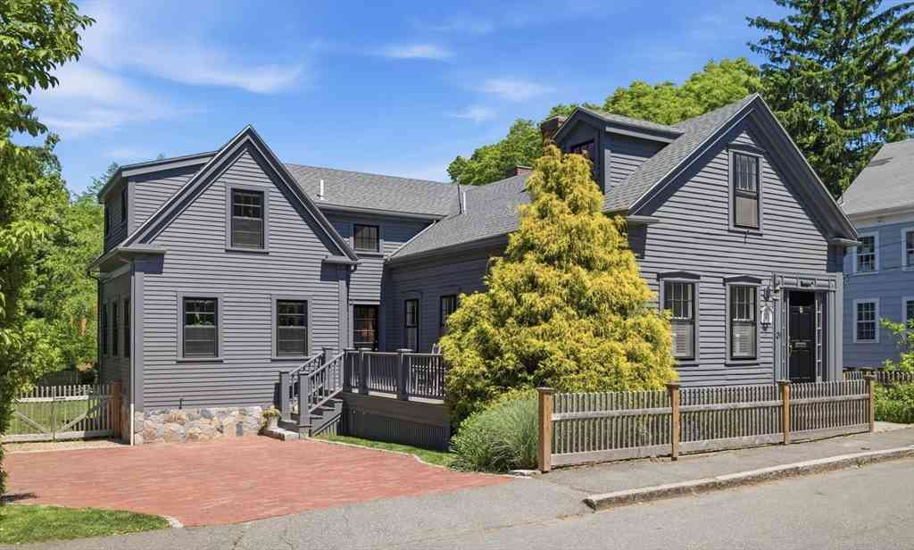 Homes For Sale - 31 Elm Street<br/> Marblehead, MA 01945