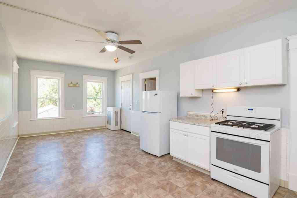 Apartment For Rent - 208 Prospect St #2<br/> Chicopee, MA 01013