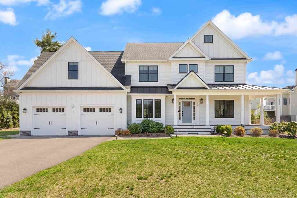 Homes For Sale - 300 Lafayette Ave<br/> Norfolk County, Wrentham, MA 02093
