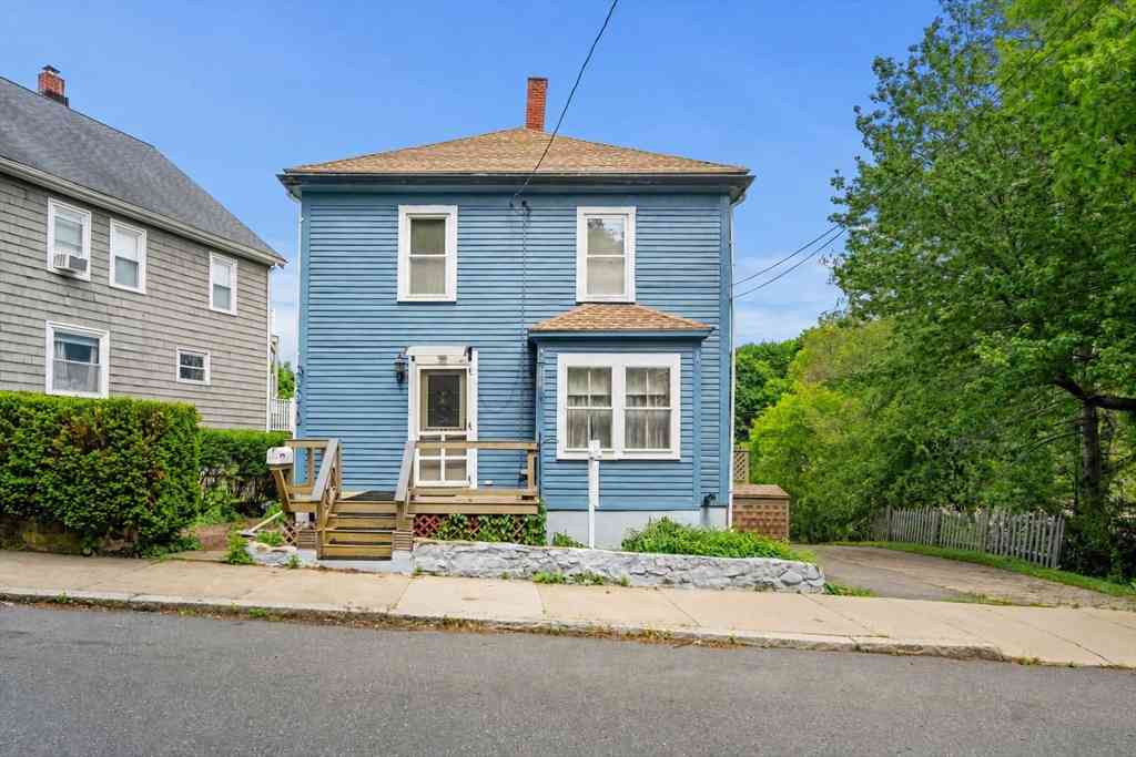 Homes For Sale - 19 Greene St<br/> Beverly, MA 01915