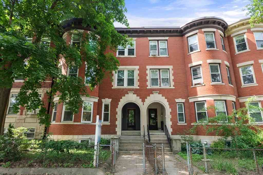 Condo For Sale - 1896 Beacon Street #1<br/> Brookline, MA 02445