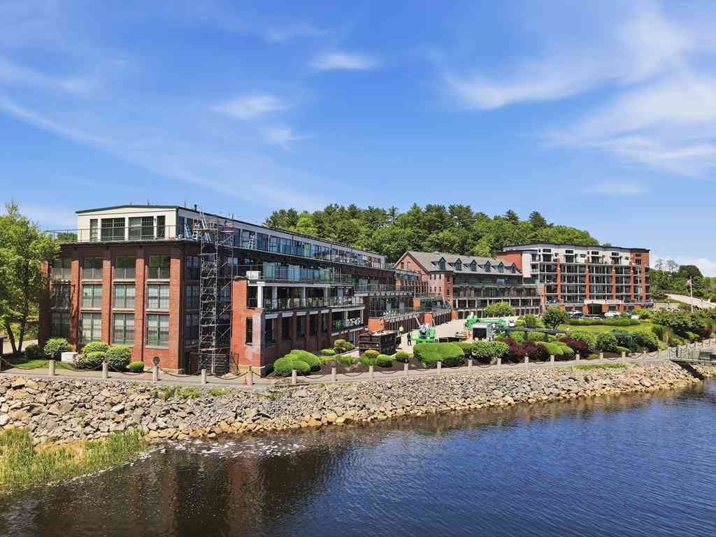 Condo For Sale - 60 Merrimac Street #611<br/> Amesbury, MA 01913