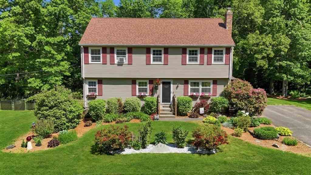 Homes For Sale - 227 Acrebrook Dr<br/> Northampton, MA 01062