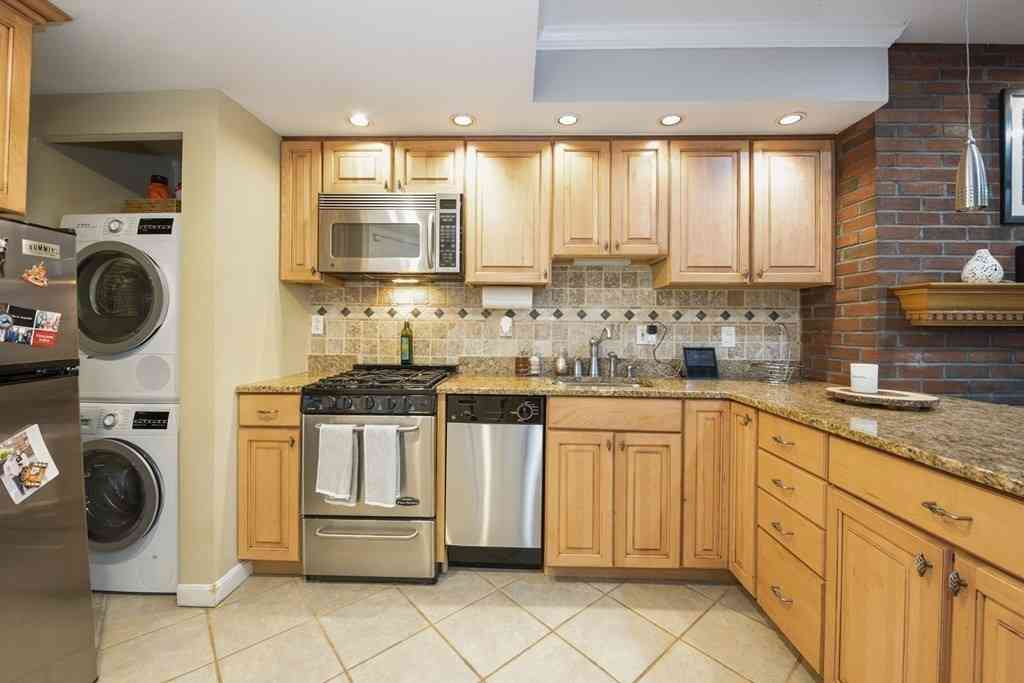 Condo For Rent - 271 Beacon Street #A<br/> Boston, MA 02116