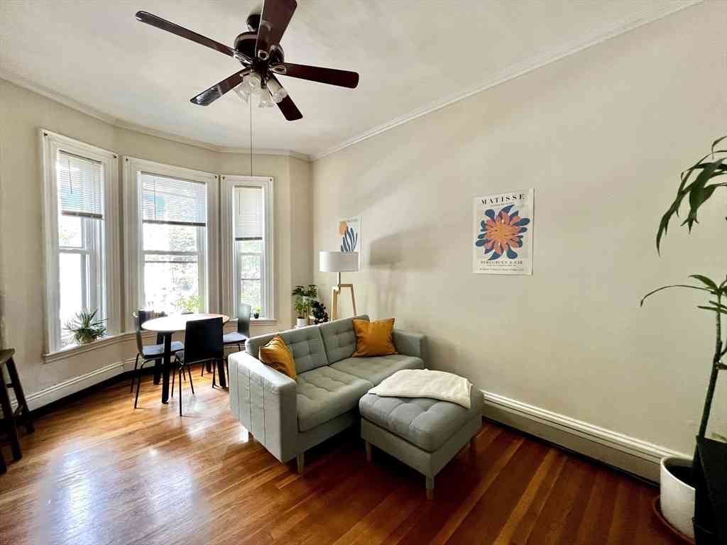 Apartment For Rent - 106 Magazine Street #2<br/> Cambridge, MA 02139