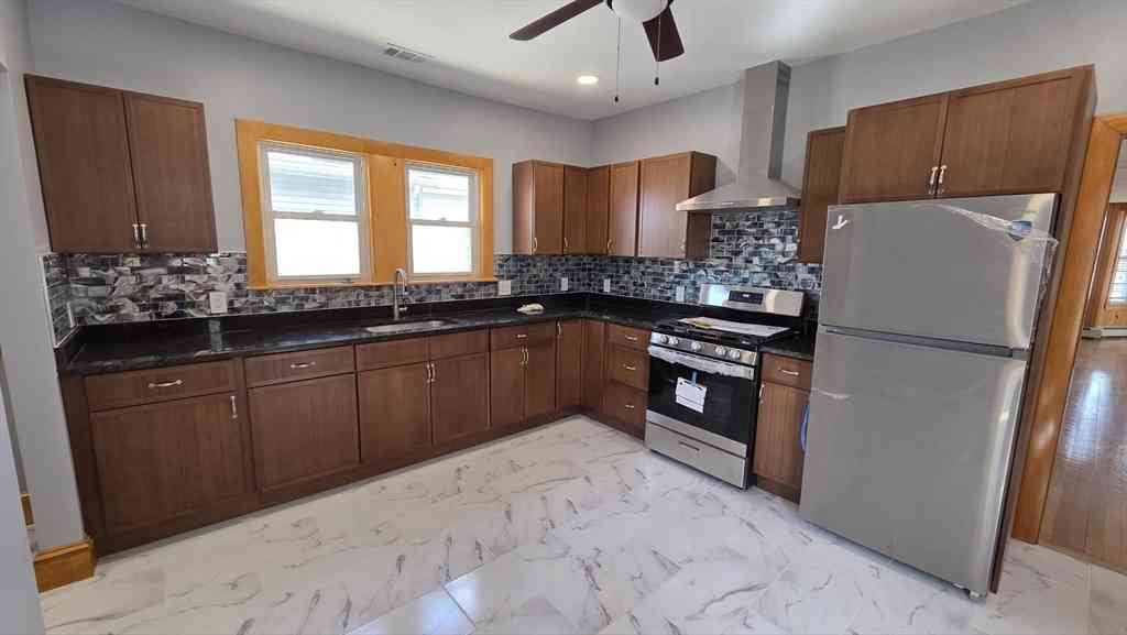 Apartment For Rent - 63 Carroll St #2<br/> Chelsea, MA 02150