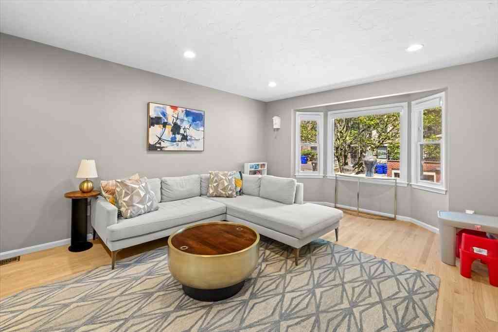 Condo For Sale - 48 Regent Circle #48<br/> Brookline, MA 02445
