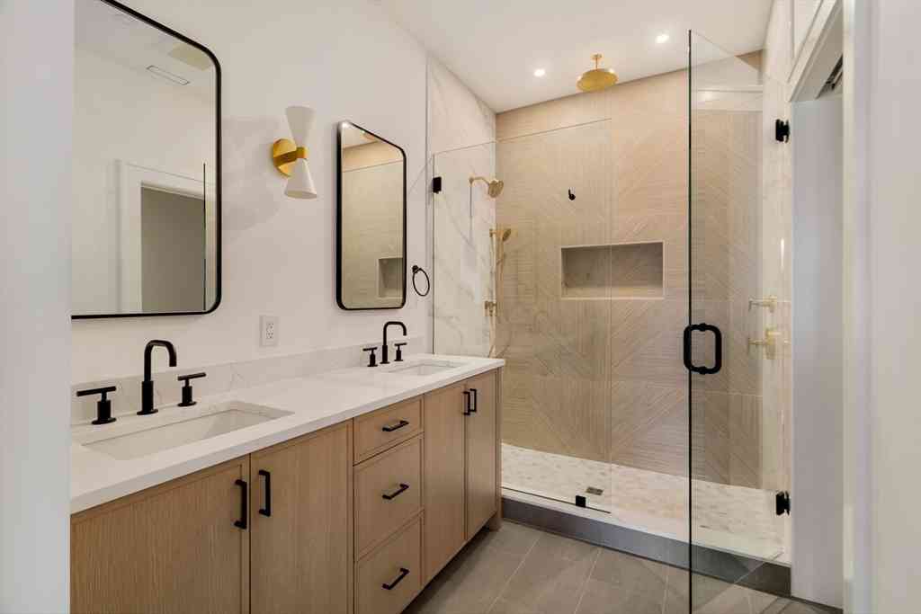 Condo For Sale - 15 South Waverly #15<br/> Boston, MA 02135