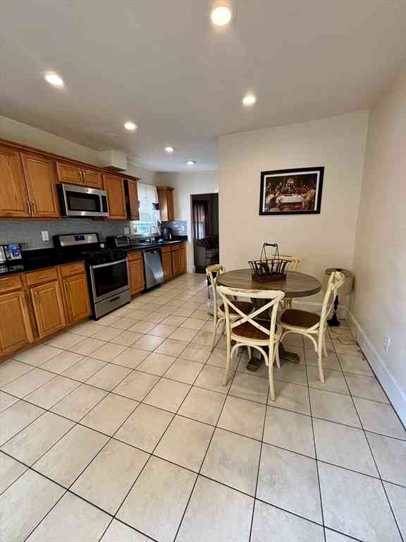 Apartment For Rent - 757 Summer St #2<br/> Lynn, MA 01905