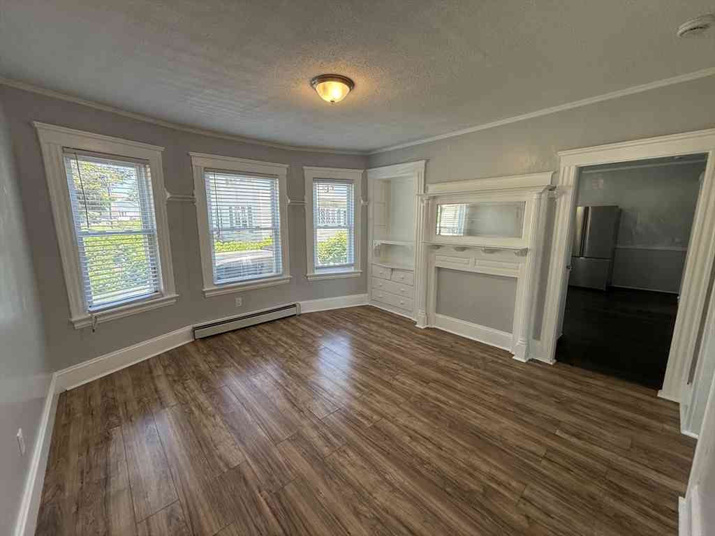 Apartment For Rent - 62-64 Lawrence St #62<br/> Methuen, MA 01844