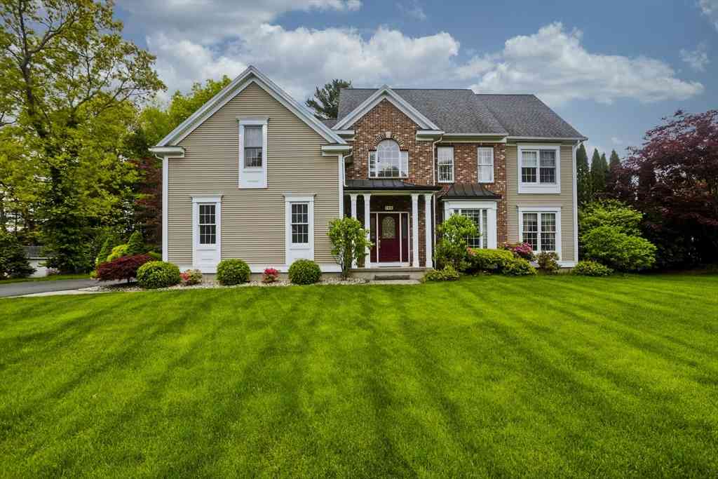 Homes For Sale - 140 Wildflower Circle<br/> Westfield, MA 01085