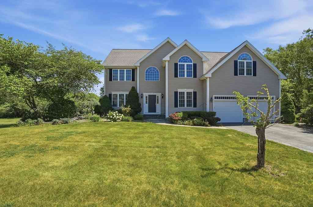 Homes For Sale - 4 Wagon Trail<br/> Lakeville, MA 02347