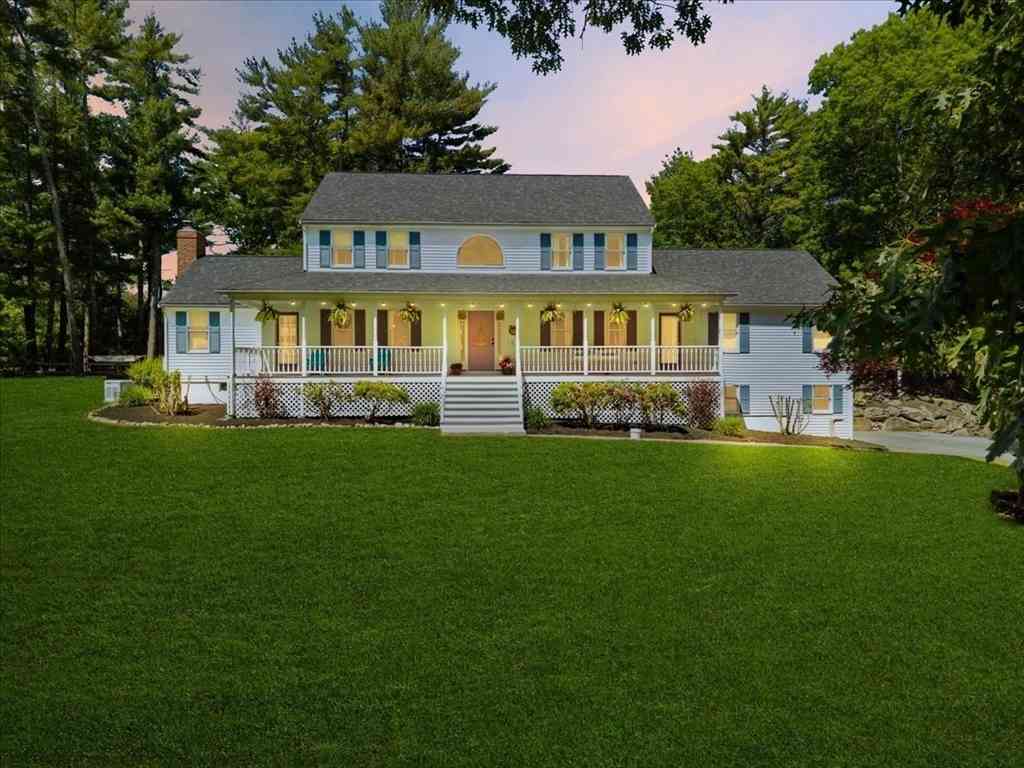 Homes For Sale - 136 Paradise Ln<br/> Rochester, MA 02770