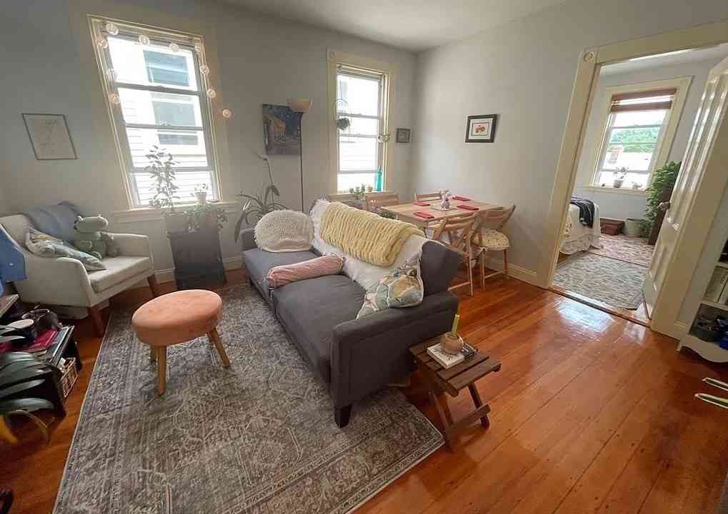 Apartment For Rent - 787 Boylston St #3<br/> Brookline, MA 02467