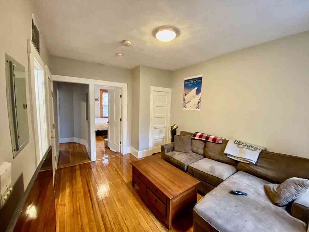 Condo For Rent - 55 W Cedar St. #3<br/> Boston, MA 02114