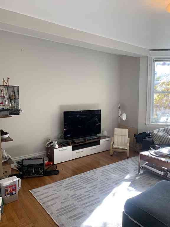 Condo For Rent - 17 Gibbs Street #1<br/> Brookline, MA 02446