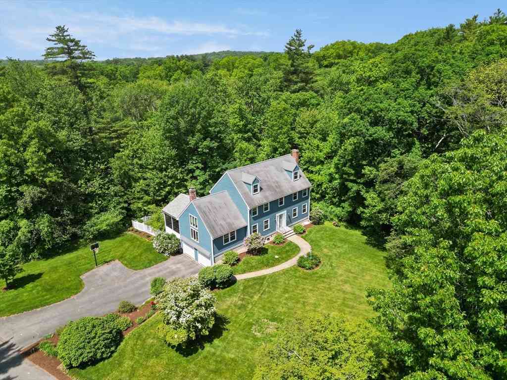 Homes For Sale - 8 Caitlin Ln<br/> Topsfield, MA 01983