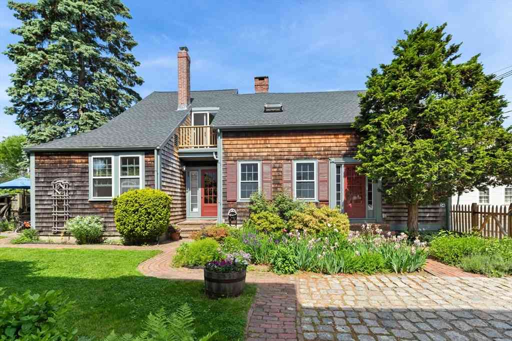 Homes For Sale - 34 Pearl Street<br/> Marblehead, MA 01945