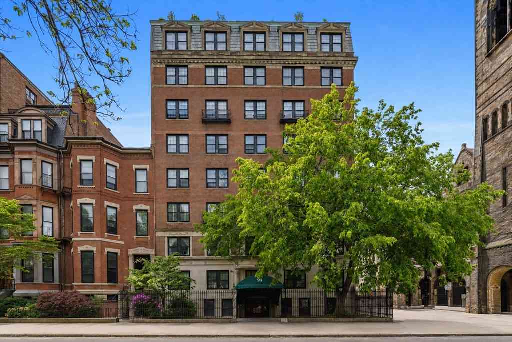 Condo For Sale - 90 Commonwealth Ave #22<br/> Boston, MA 02116