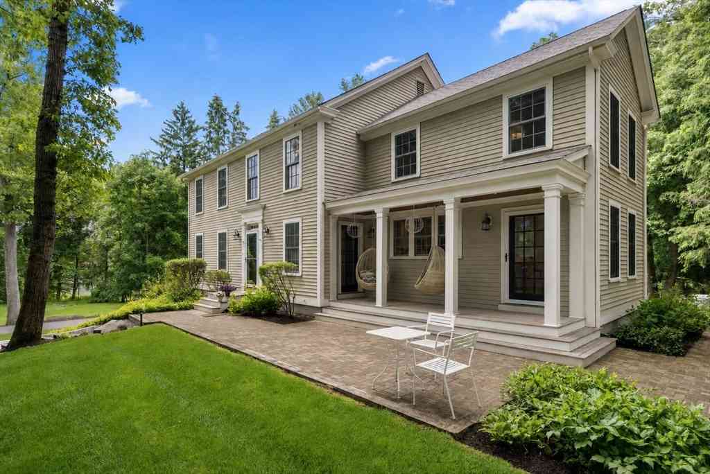 Homes For Sale - 70 S Main St<br/> Sherborn, MA 01770