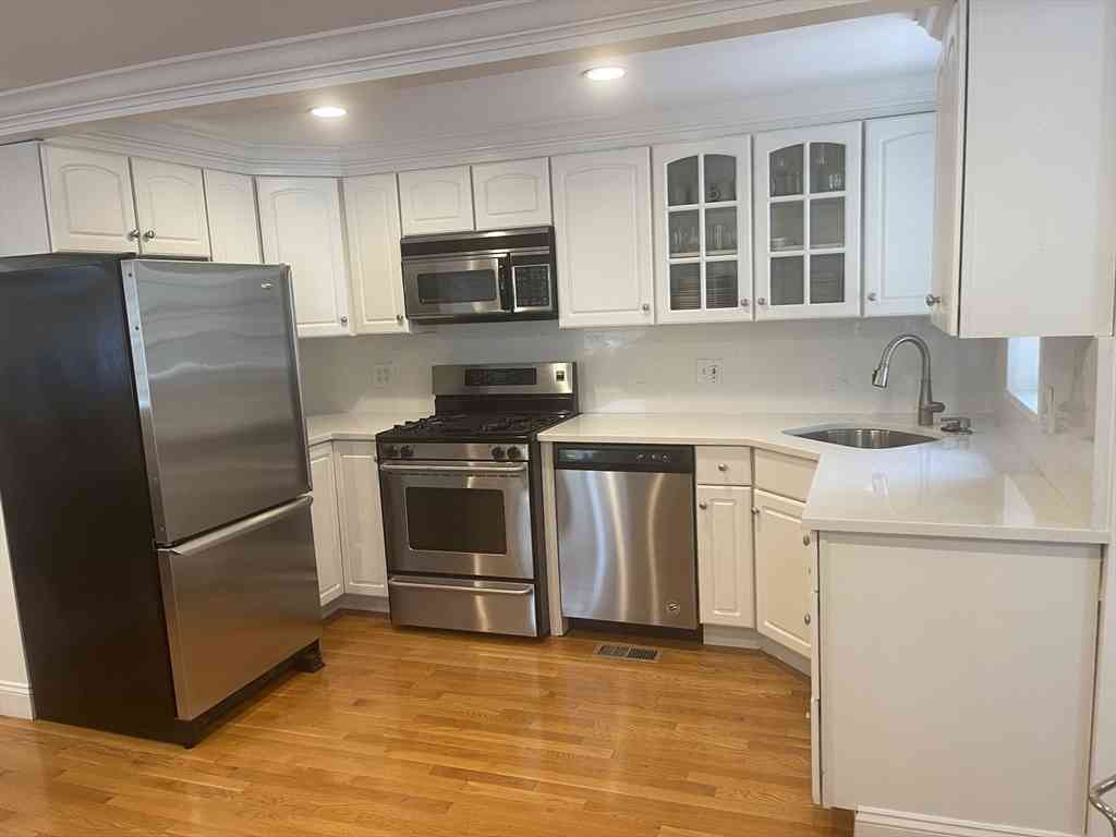 Condo For Sale - 591 E 2nd St #1<br/> Boston, MA 02127