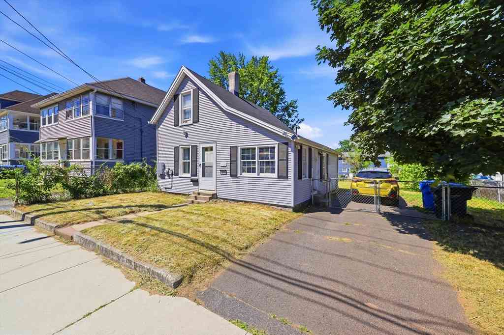 Homes For Sale - 30 Mazarin St<br/> Springfield, MA 01151