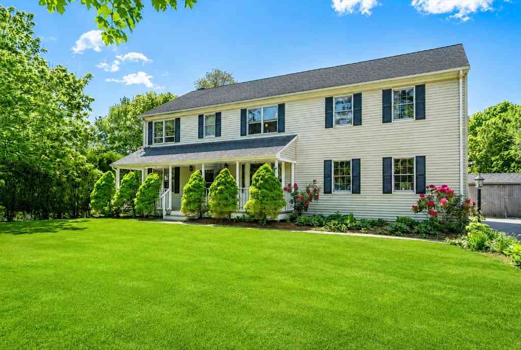 Homes For Sale - 323 Oakhill Ave<br/> Attleboro, MA 02703