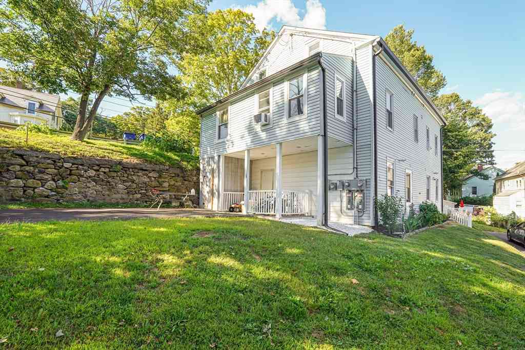 Multifamily For Rent - 621 Main St<br/> Sturbridge, MA 01566