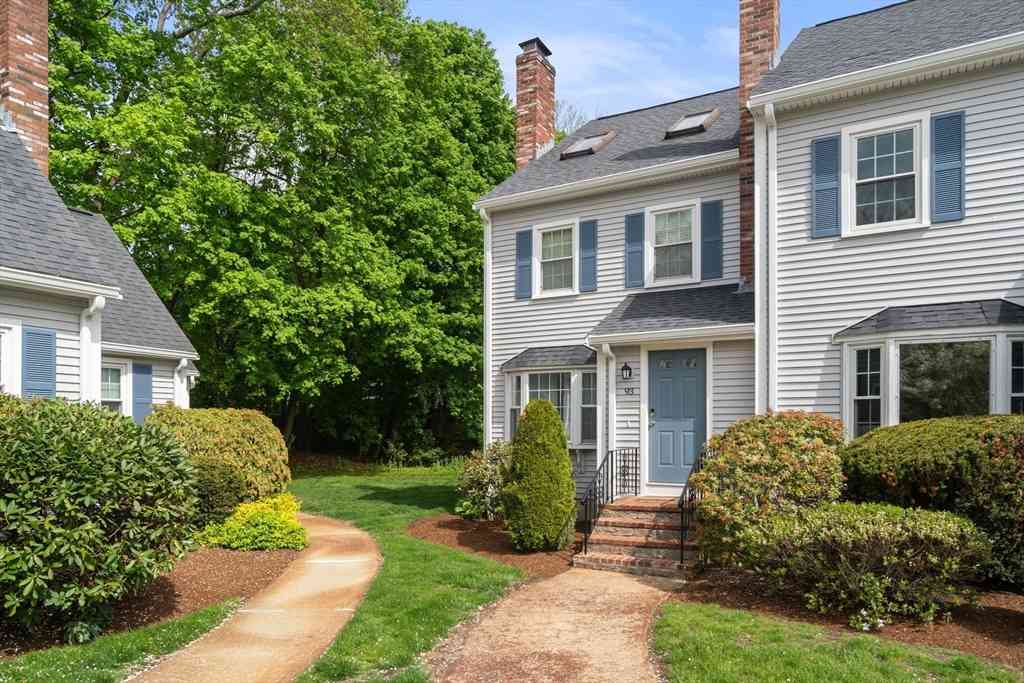 Condo For Sale - 93 Village St #93<br/> Easton, MA 02334