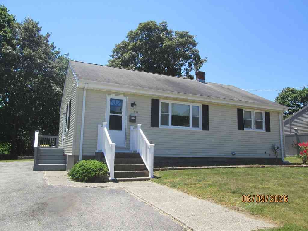 Homes For Sale - 535 Shirley Ave<br/> Somerset, MA 02725
