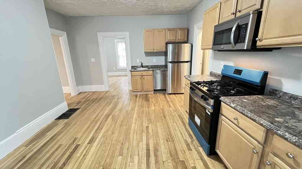 Apartment For Rent - 31 Ridgeway Street #1<br/> Lynn, MA 01902