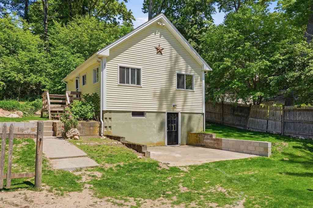 Homes For Rent - 10 Fir<br/> Pembroke, MA 02359